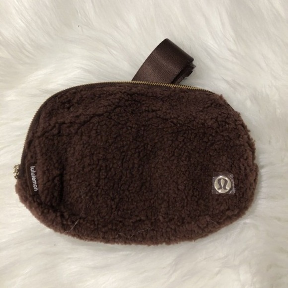 Brand New Lululemon Everywhere Fleece Belt Bag (1L,Brown Earth Gold) Women Bags - Picture 2 of 5